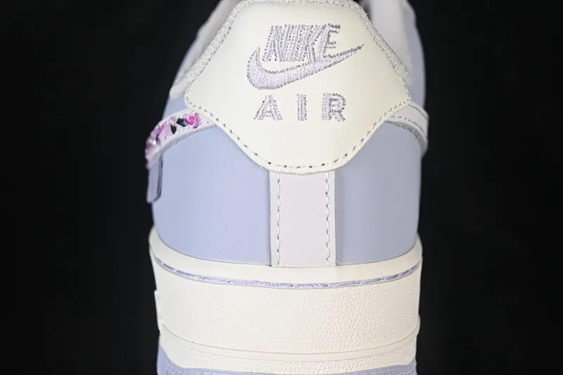 All categories Nk Air Force 1 Air Force series Nk Air Force 1 Low Air Force low-top Nike Air Force 1'07 Low "Rose Glitter" Hand-painted graffiti Rose diamonds Air Force 1 low-top casual sneakers DB3301-212